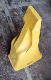 Ząb zrywaka 4T-4502 HD CAT D9, D10