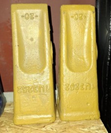 Ząb koparkowy CAT J250 (1U3252)