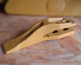 Ząb środkowy koparko-ładowarek  JCB 531-03205