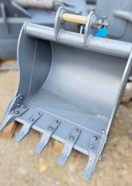 Łyżka koparko-ładowarki Komatsu 900mm