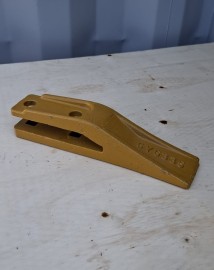 Ząb do łyżki koparko ładowarki -  6Y6335 (rozstaw śrub 75mm)